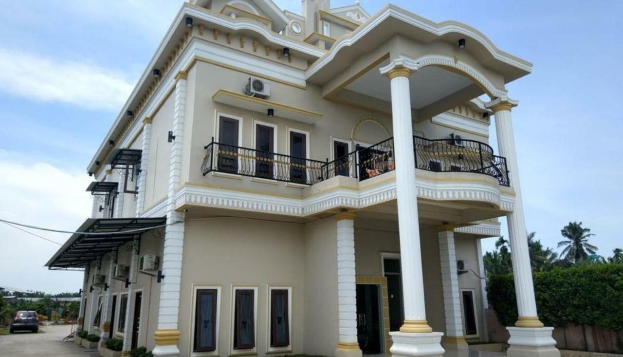 Hotel Grand Family Sungairampah Екстериор снимка